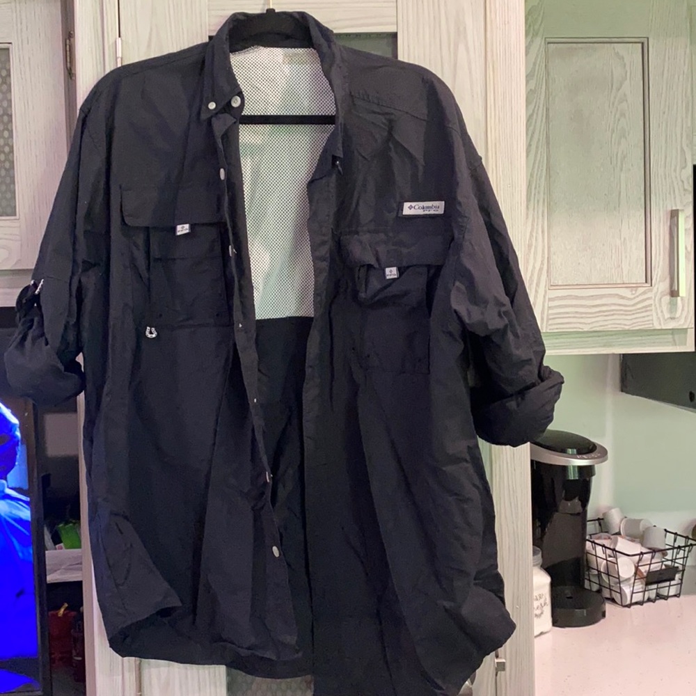 Men’s Columbia shirt